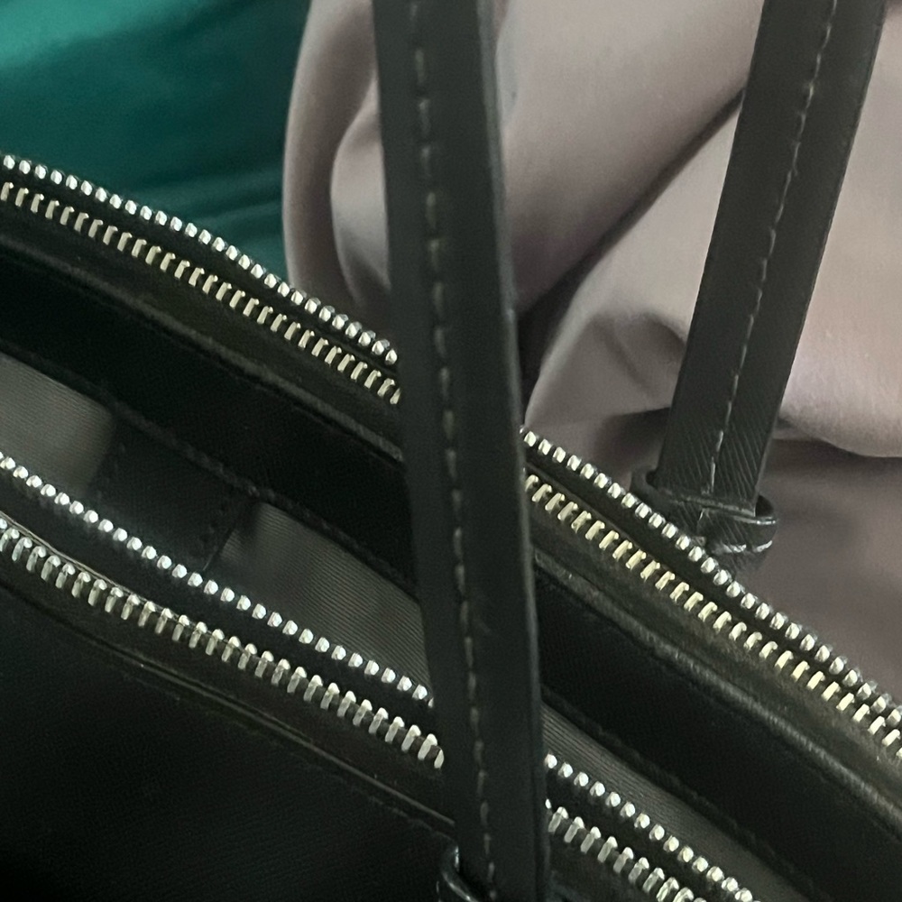 Authentic Coach Peyton Leather Double-zip Carryall. F25669 - Picture 14 of 15